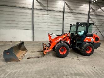 Kubota R 090