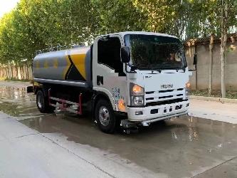 Isuzu ELF 4x2