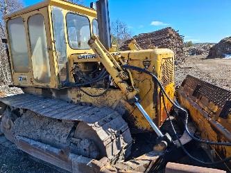 CAT D 4 D