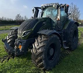 Valtra T235