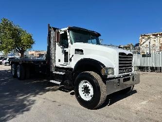 Mack GU433