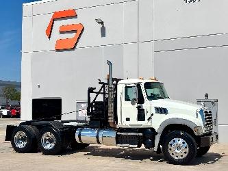 Mack GU713