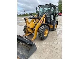 CAT 906M