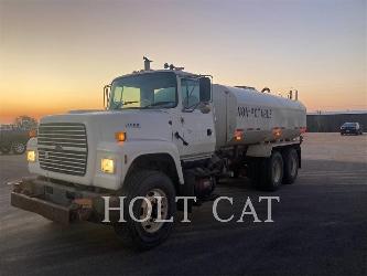 Ford L8000