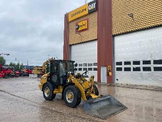CAT 906 M