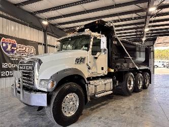 Mack CXU613