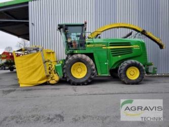 John Deere 7400