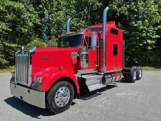 Kenworth W900