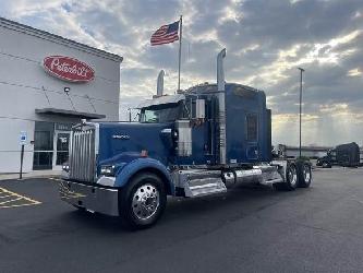 Kenworth W900