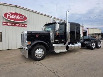Peterbilt 589