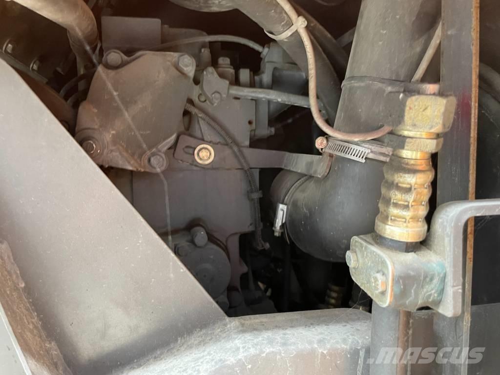 ABG TITAN 2820 Asfaltni finišeri