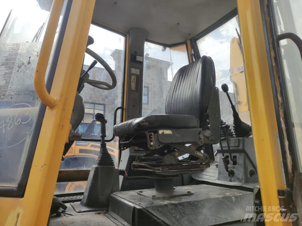 Komatsu WB 92 A Rovokopači