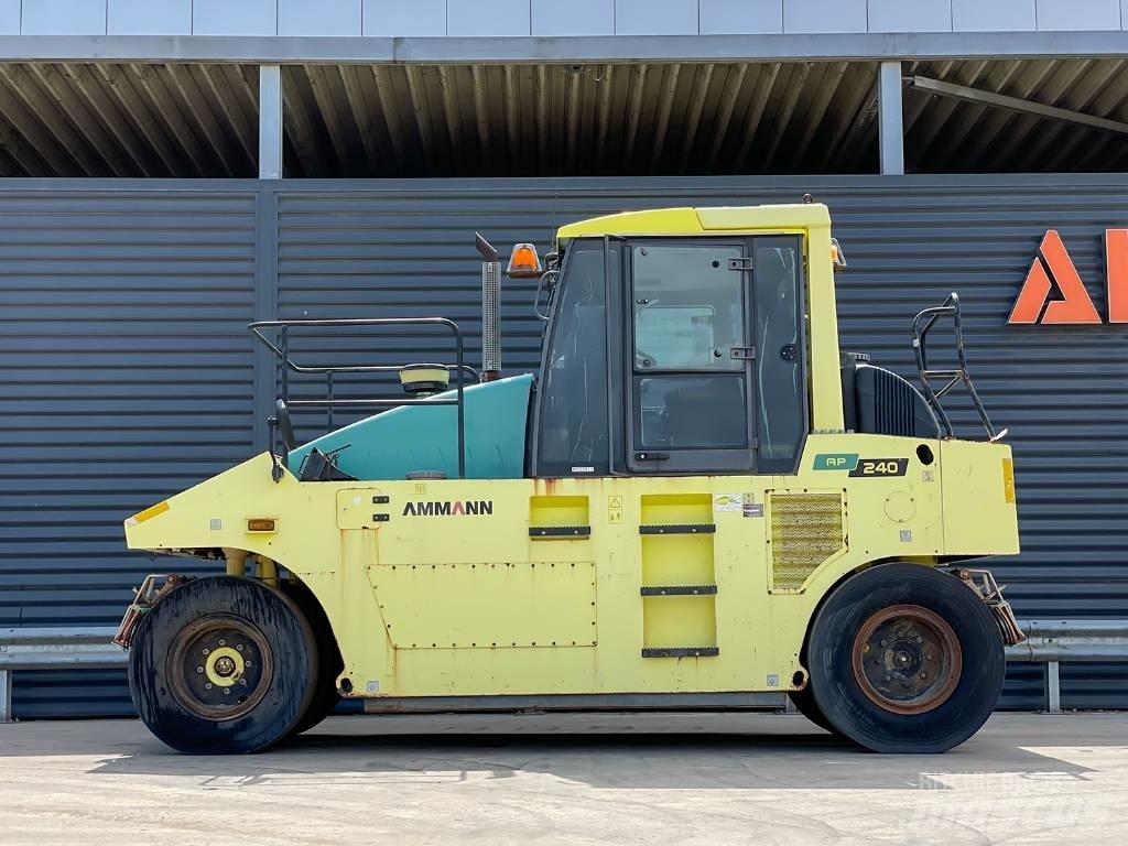 Ammann AP 240 Gumeni valjci na točkovima