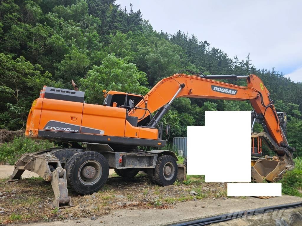 Doosan DX 210 W Bageri točkaši