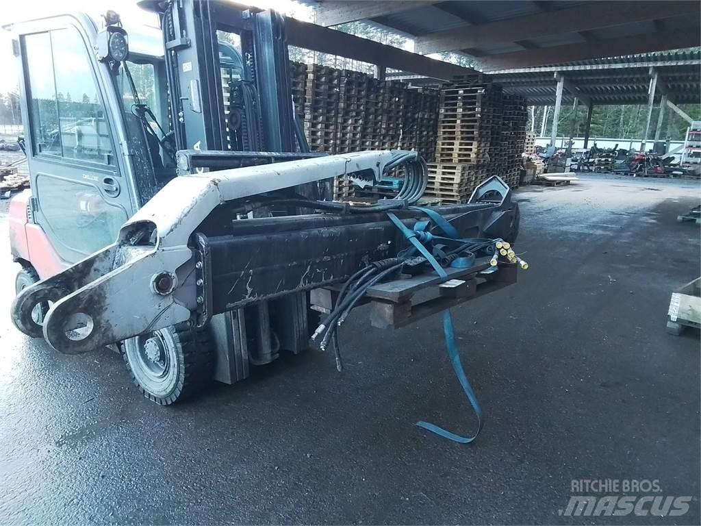 Komatsu 165F Kranovi za debla