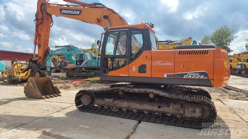 Doosan DX 225 LC Bageri guseničari