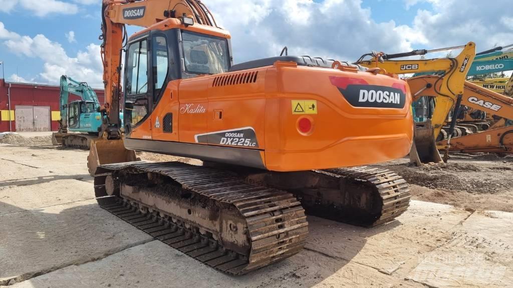 Doosan DX 225 LC Bageri guseničari