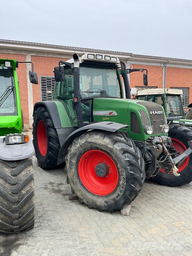 Fendt 716 Vario Traktori
