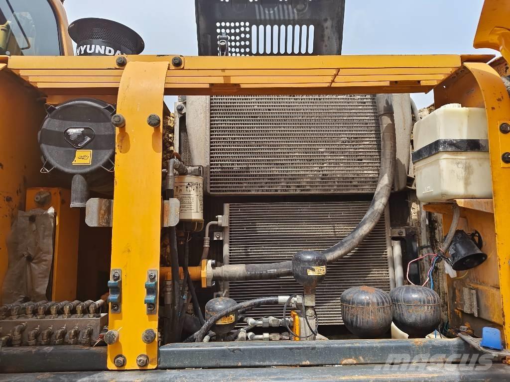 Hyundai R210W-9 Bageri točkaši