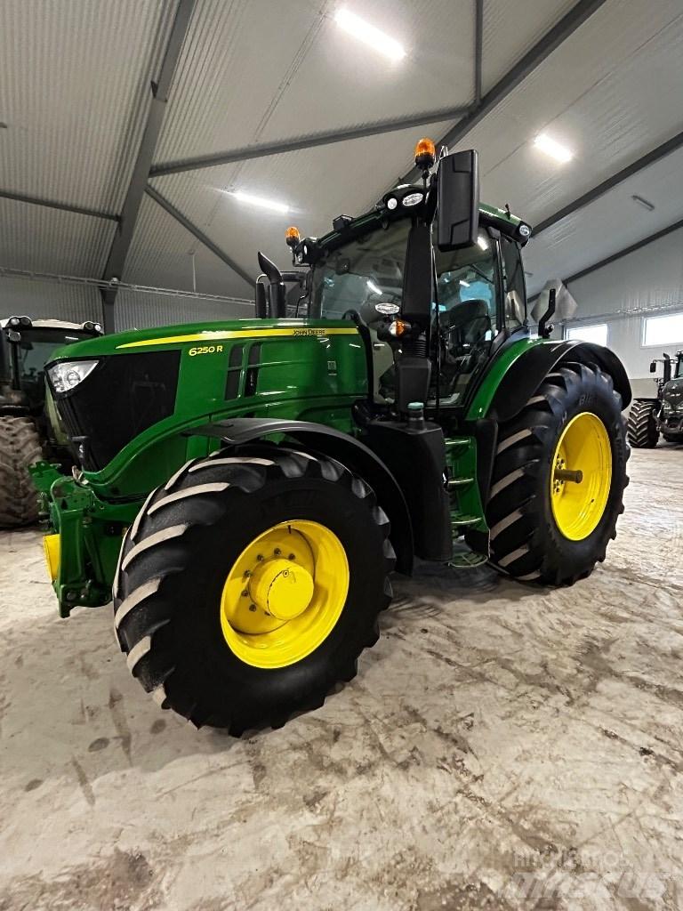 John Deere 6250r Traktori