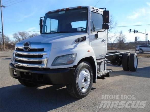 Hino 338 Kamioni-šasije