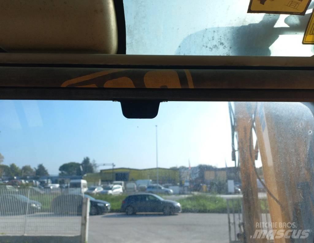 JCB 8080 ZTS Midi bageri 7t – 12t
