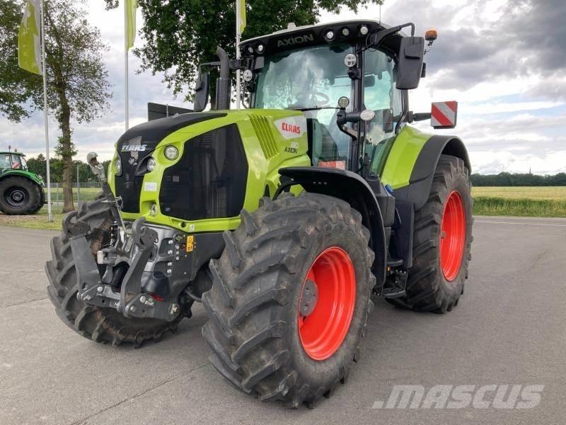 CLAAS AXION 810 Traktori