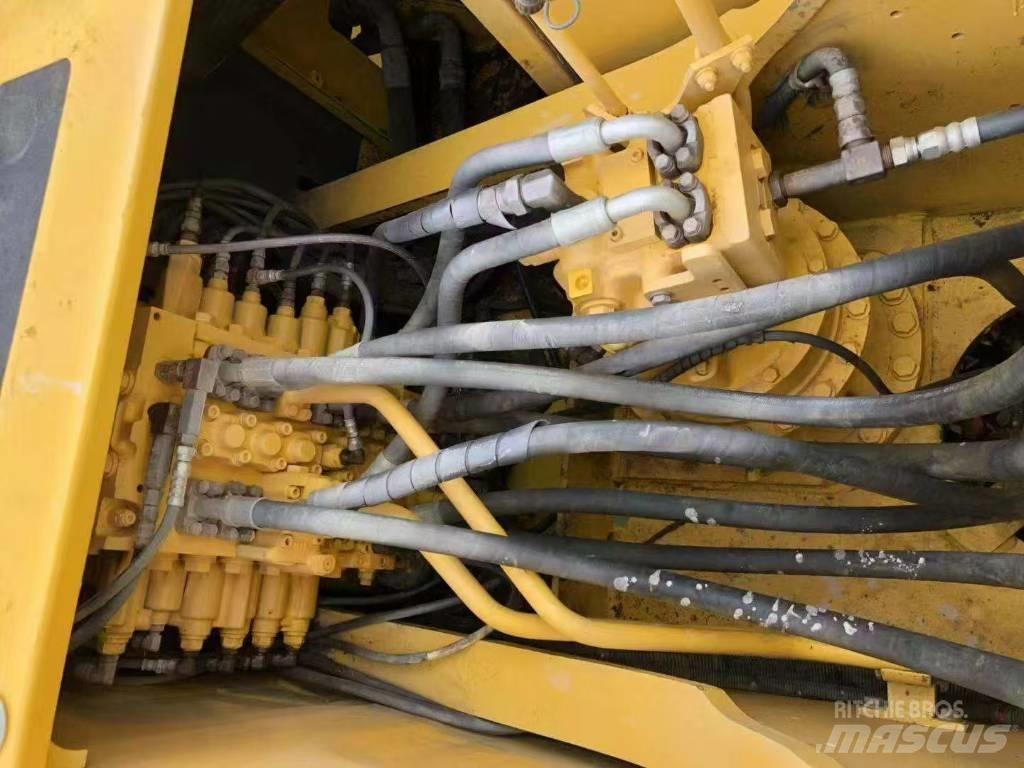 Komatsu 200-7 Bageri guseničari