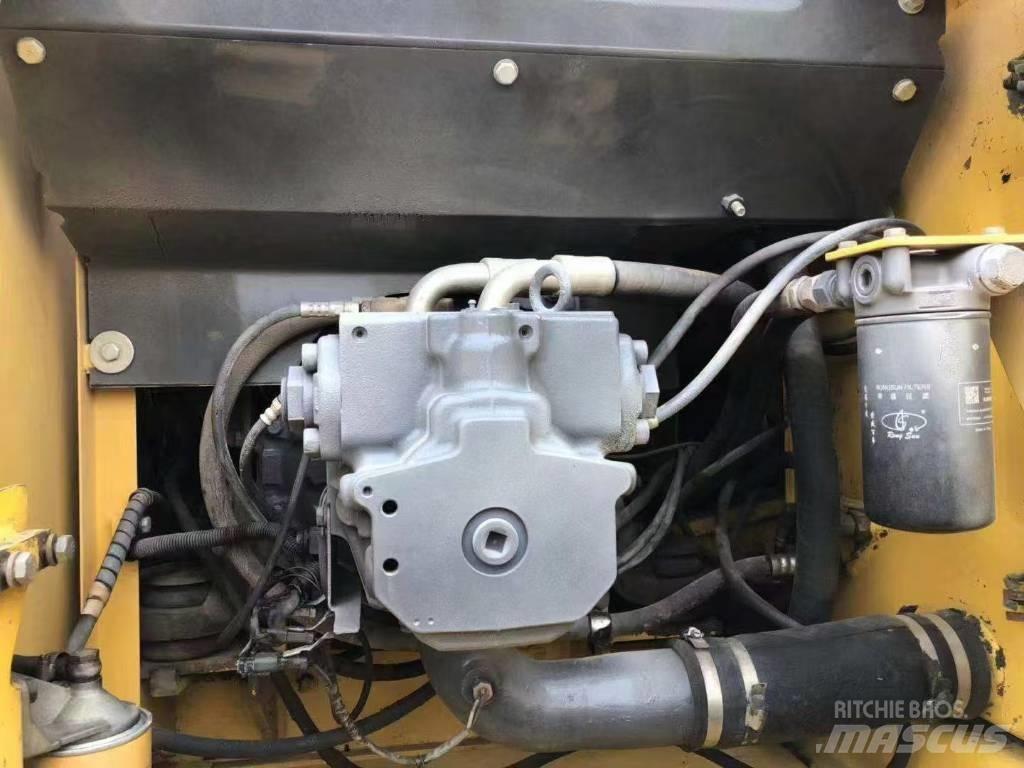 Komatsu 200-7 Bageri guseničari