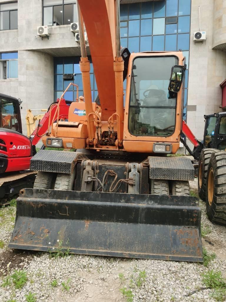 Doosan DH 210 W-7 Bageri točkaši