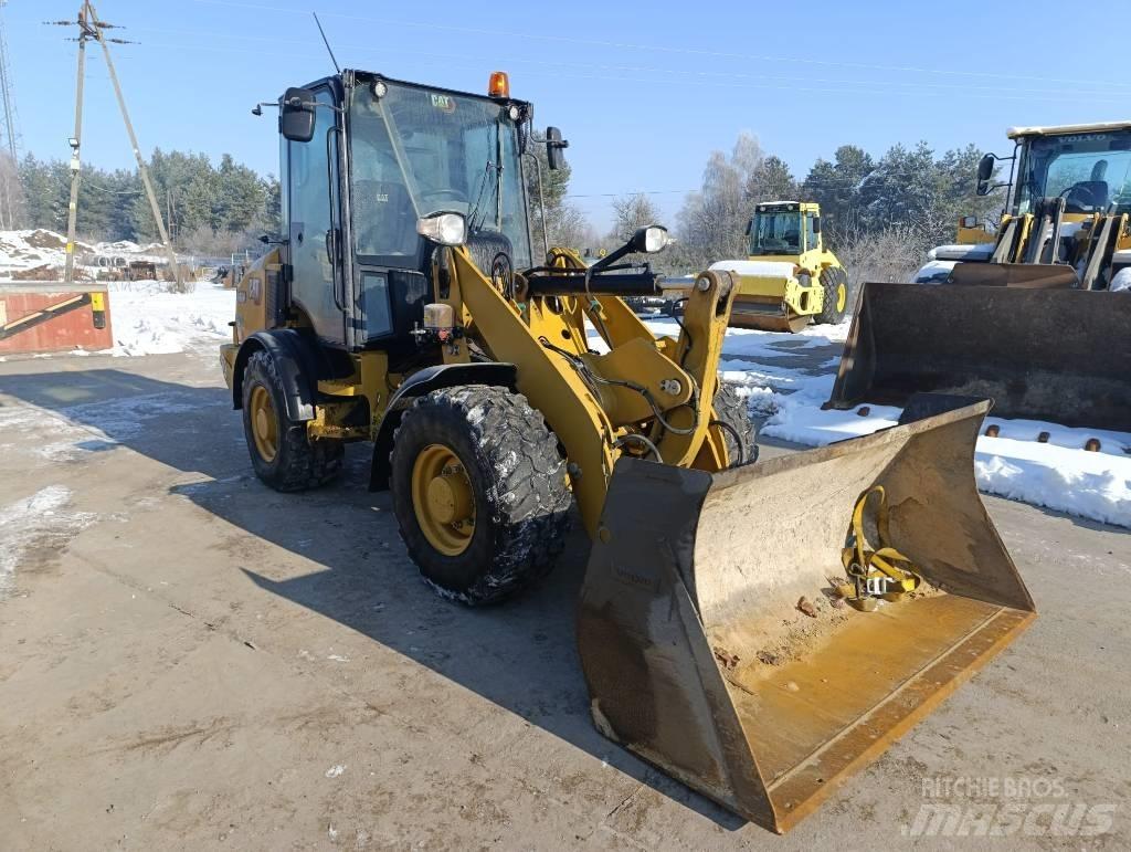 CAT 907 M Utovarivači na točkove