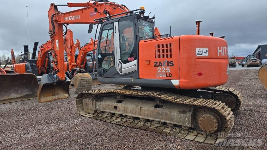 Hitachi ZX225USRLC-3 Bageri guseničari