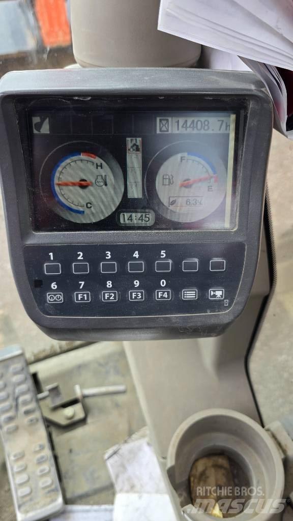 Hitachi ZX225USRLC-3 Bageri guseničari