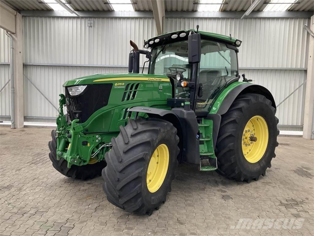 John Deere 6215R Traktori
