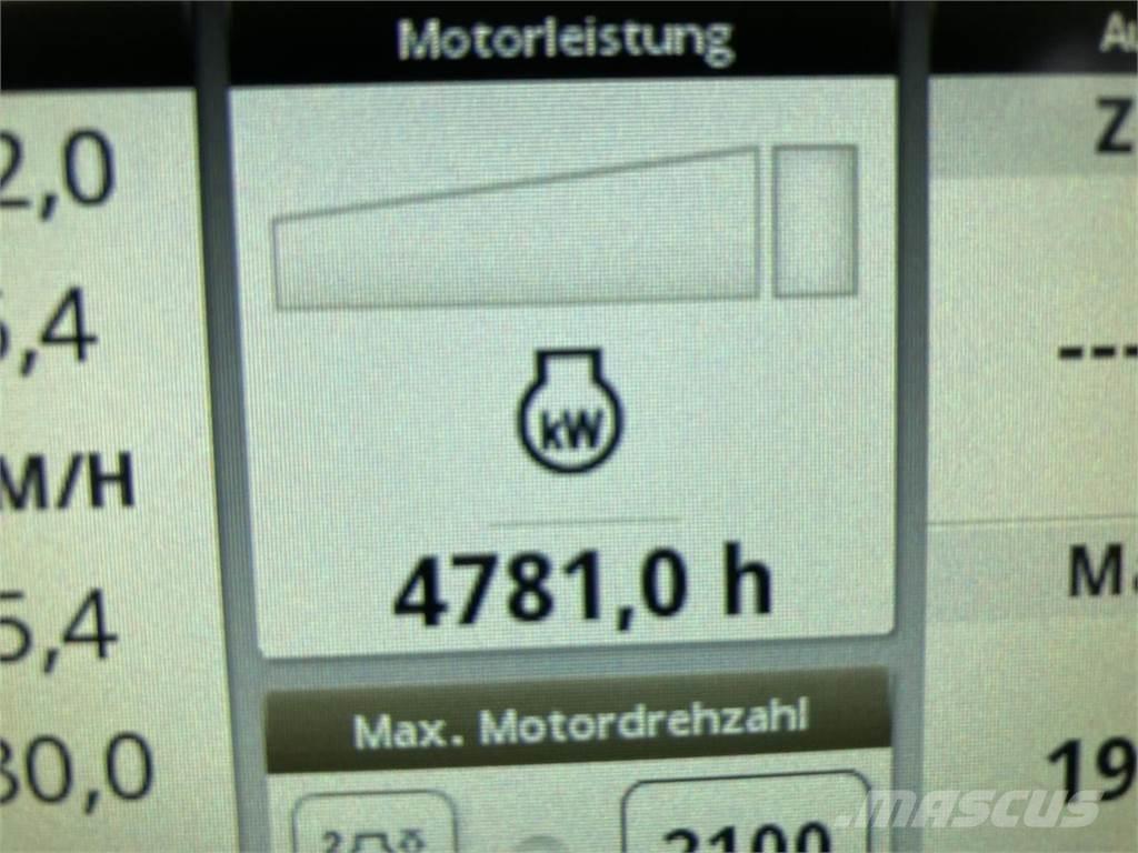 John Deere 6215R Traktori