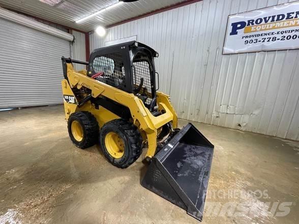 CAT 242D Skid steer mini utovarivači