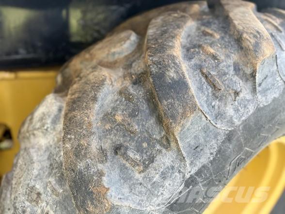 CAT 420D IT Rovokopači