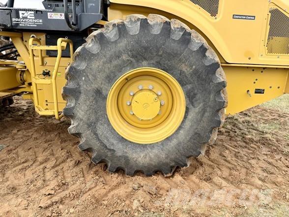 CAT CP54B Valjci sa jednim bubnjem