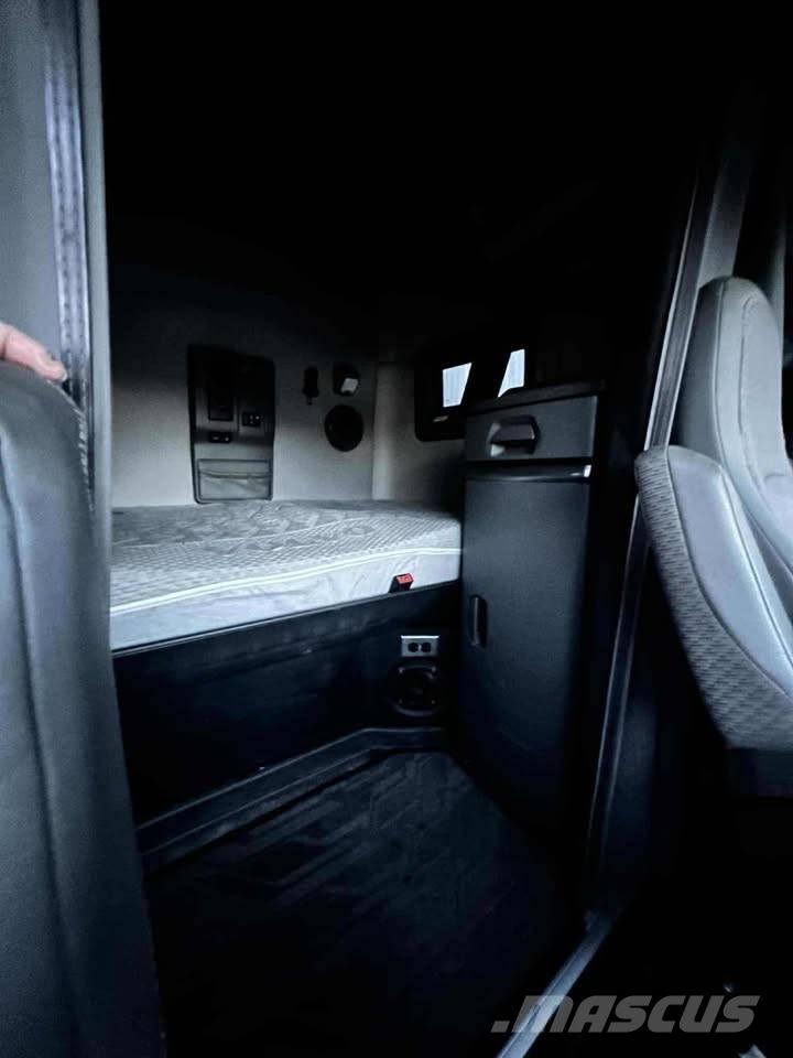 Volvo VNL740 Tegljači