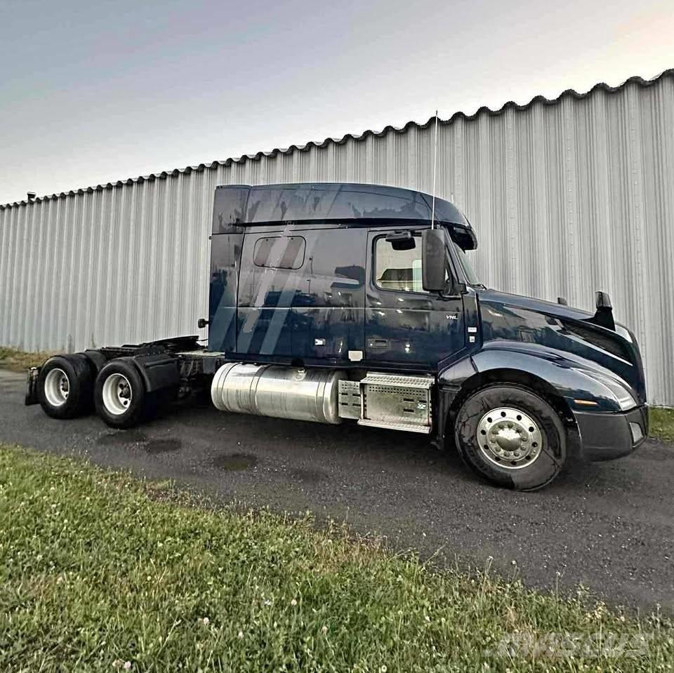 Volvo VNL740 Tegljači