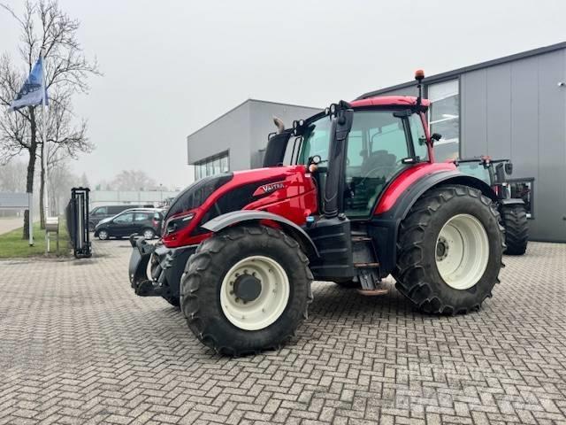 Valtra T144 Hitech Traktori