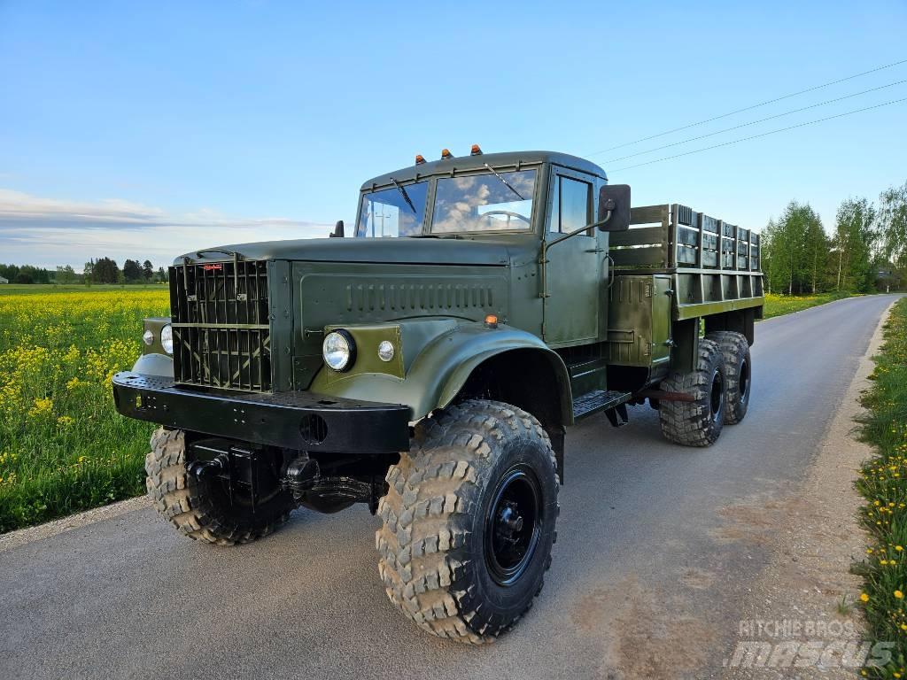 Kraz 255 B Kamioni sa ravan platformom / vitlom
