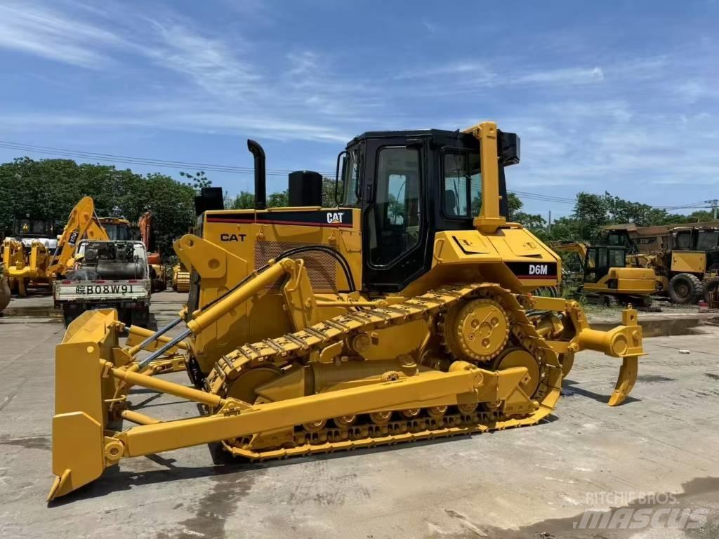 CAT D 6 M Buldožeri guseničari