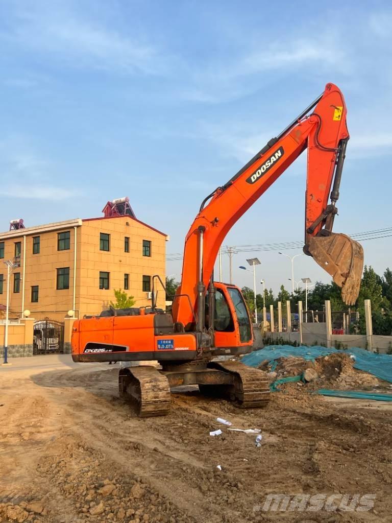 Doosan DX225LC-9C Bageri guseničari