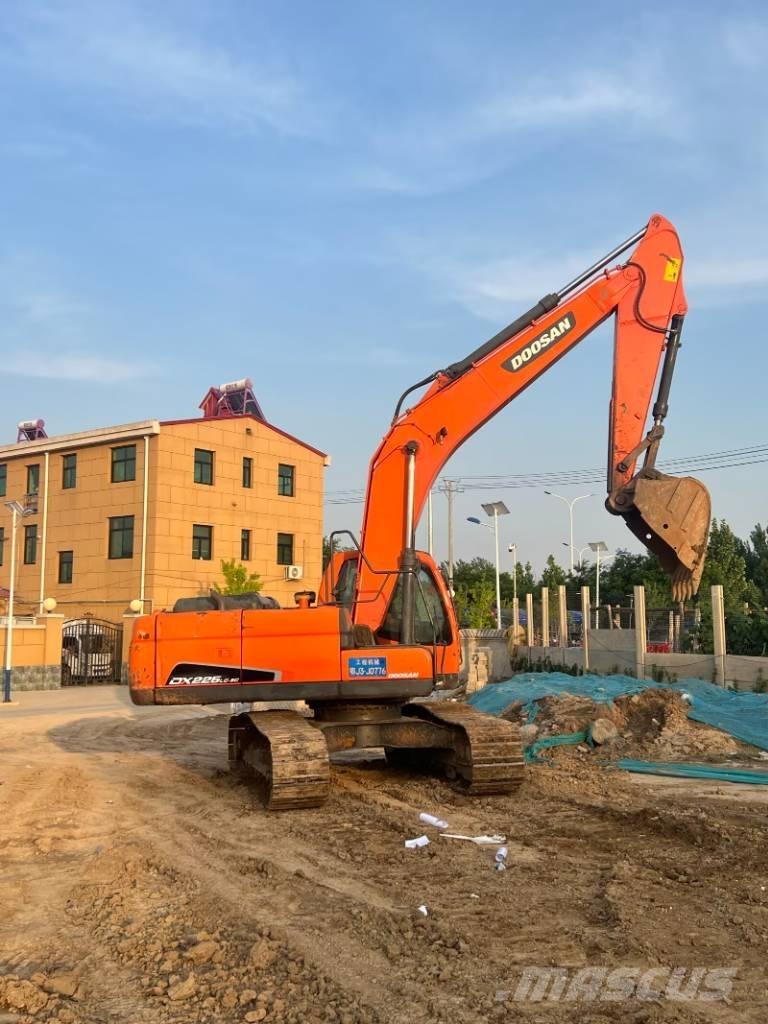 Doosan DX225LC-9C Bageri guseničari