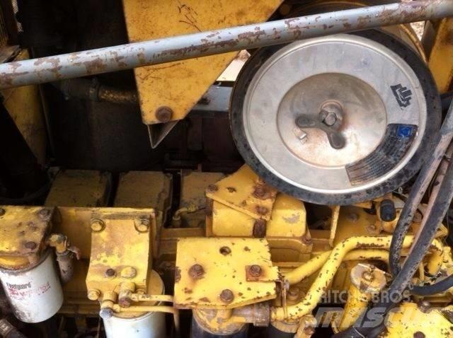 Komatsu d155a-3 Buldožeri guseničari