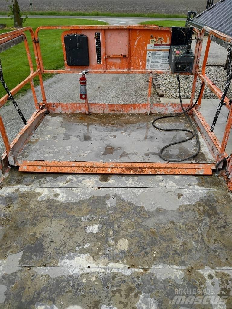 JLG 4394 RT Makazaste platforme