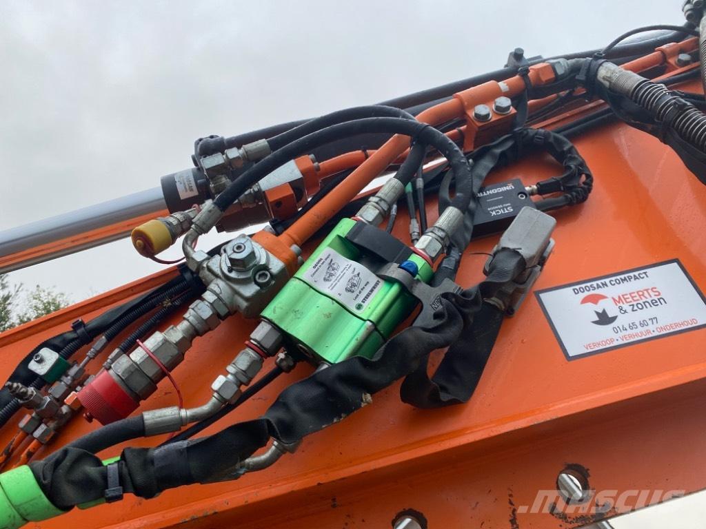 Doosan DX 140 W -5 Polovne dizalice za sve terene
