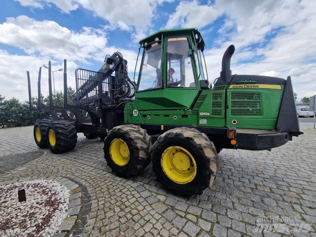 John Deere 1210 E Forvarderi