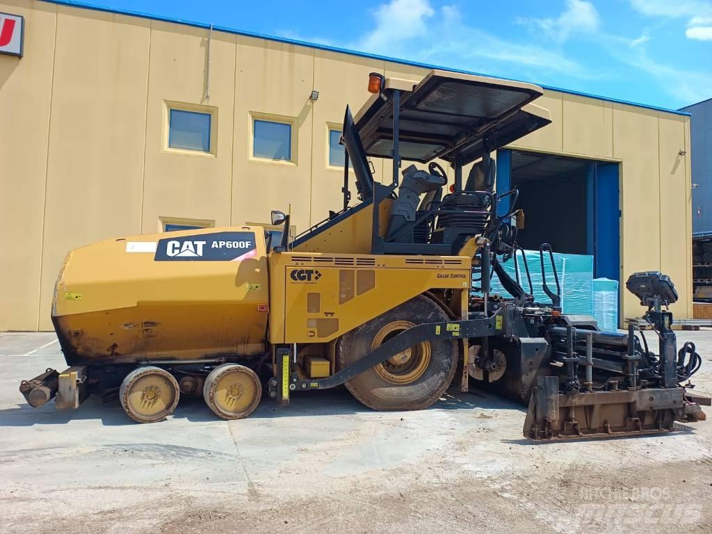 CAT AP 600F Asfaltni finišeri